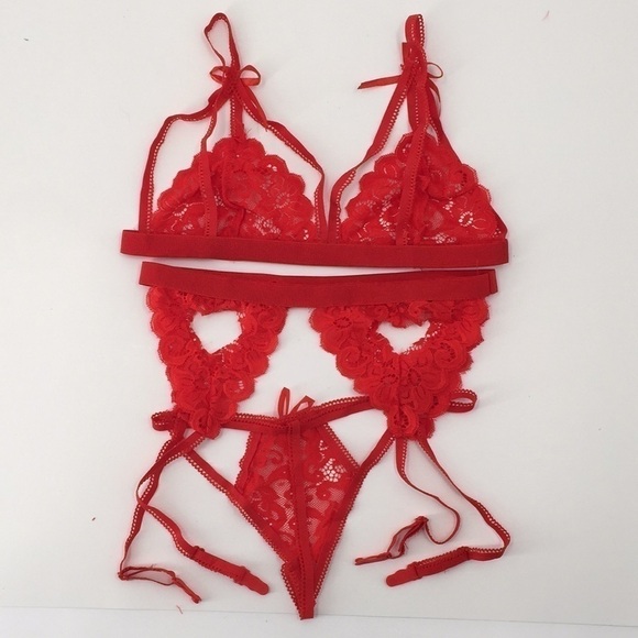 𝅺nwt Red Heart Cut Out Lace 3 piece Lingerie Set Bra Panty Garter Valentines - Picture 4 of 7